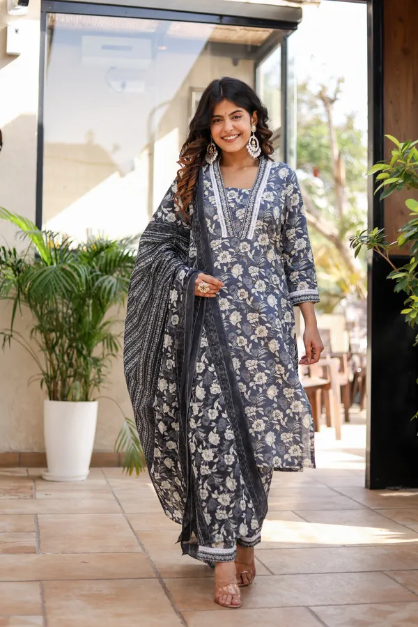 Grey_Cotton_Printed_Ethnic_Suit_Set_For_Women