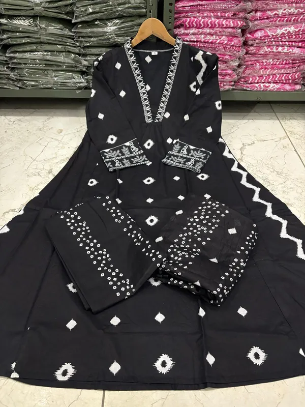 Black_Pure_Cotton_Block_Printed_Ethnic_Suit_Set_For_Women
