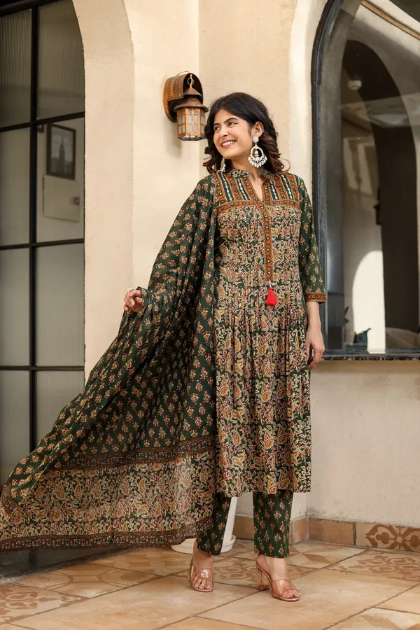 Bainkutpuri_Women's_Pure_Cotton_Handcrafted_and_Sanganeri_printed_Ethnic_Suit_Set_For_Women