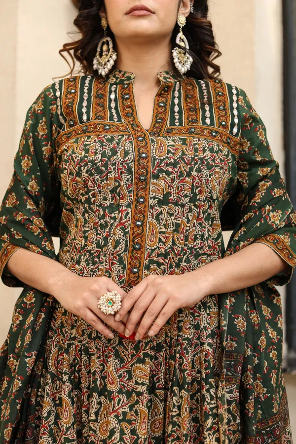 Bainkutpuri_Women's_Pure_Cotton_Handcrafted_and_Sanganeri_printed_Ethnic_Suit_Set_For_Women