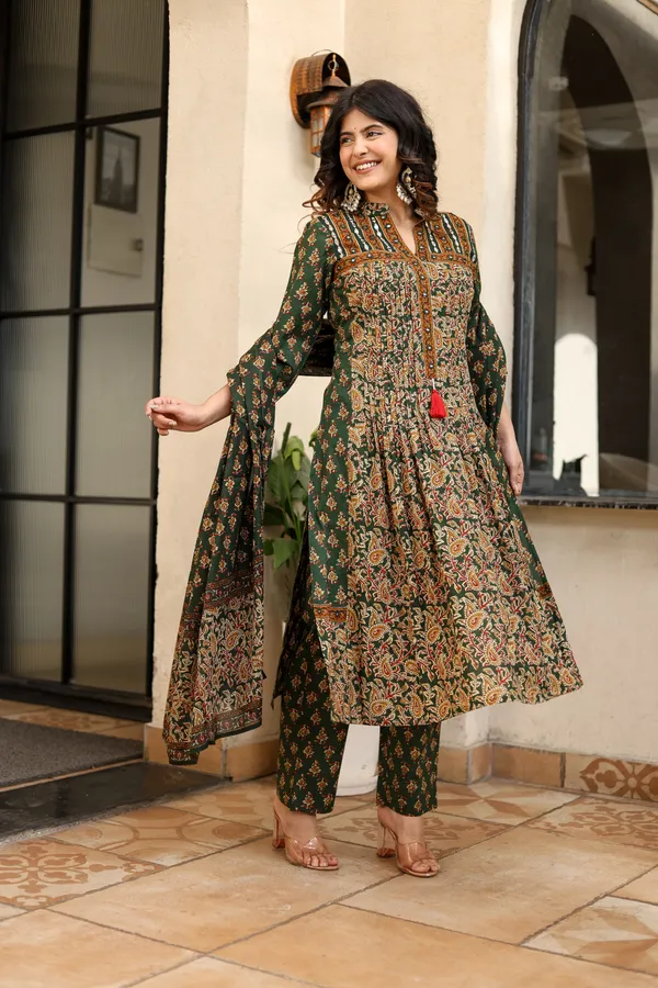 Bainkutpuri_Women's_Pure_Cotton_Handcrafted_and_Sanganeri_printed_Ethnic_Suit_Set_For_Women
