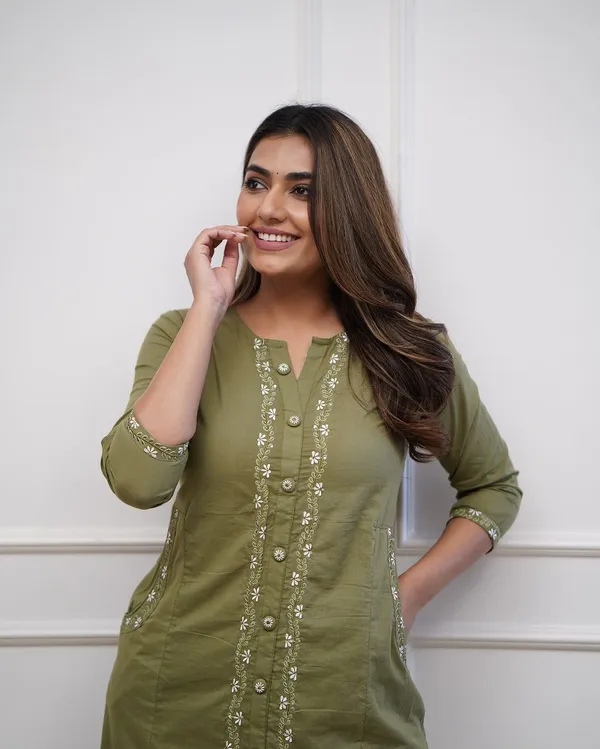 Green_Cotton_Straight_Kurta_Pant_Set_For_Women
