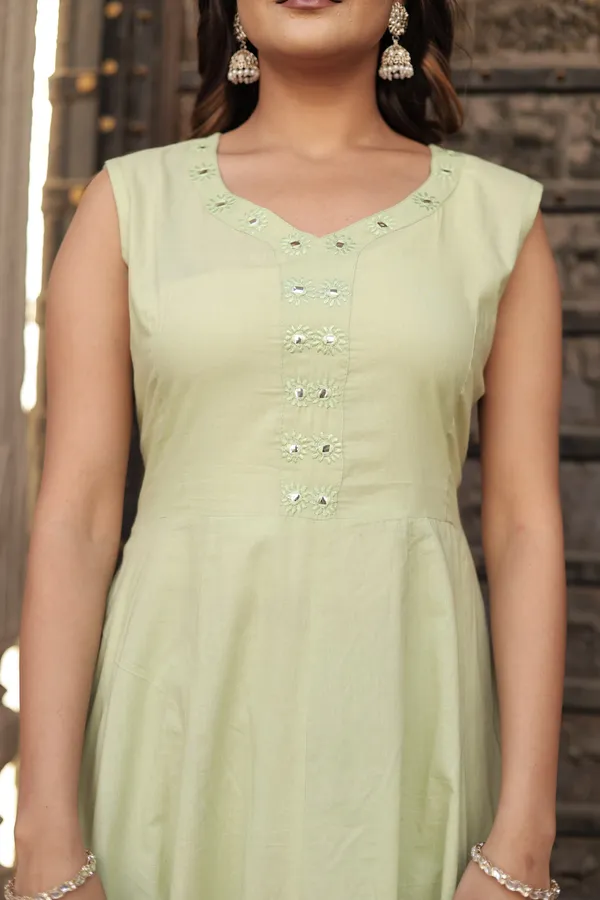 Bainkutpuri_Pista_Green_Women's_Pure_Cotton_Handcrafted_Ethnic_Suit_Set_For_Women