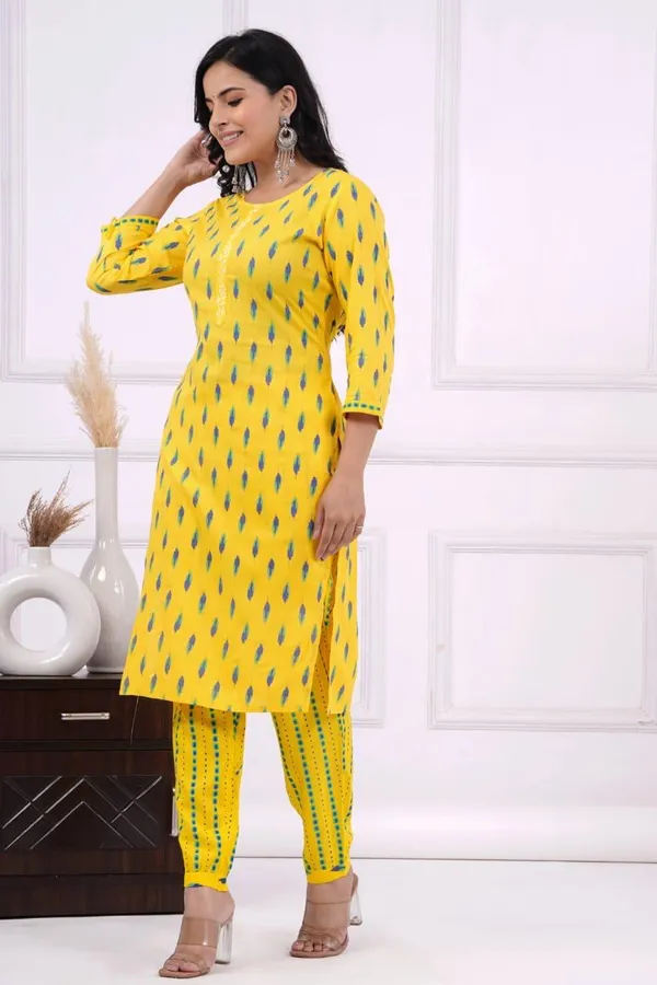 Bainkutpuri_Women's_Rayon_Yellow_Kurta_Pant_Set_for_Women