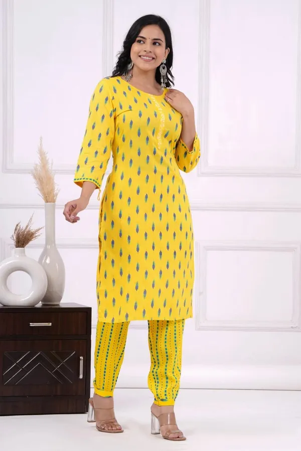 Bainkutpuri_Women's_Rayon_Yellow_Kurta_Pant_Set_for_Women