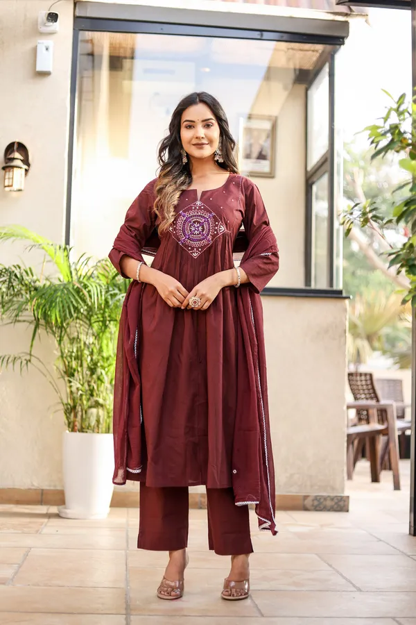 Bainkutpuri_Women's_Pure_Cotton_Handcrafted_Ethnic_Suit_Set_For_Women