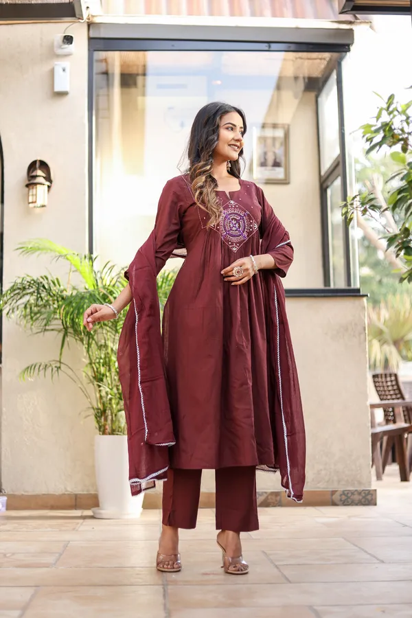Bainkutpuri_Women's_Pure_Cotton_Handcrafted_Ethnic_Suit_Set_For_Women