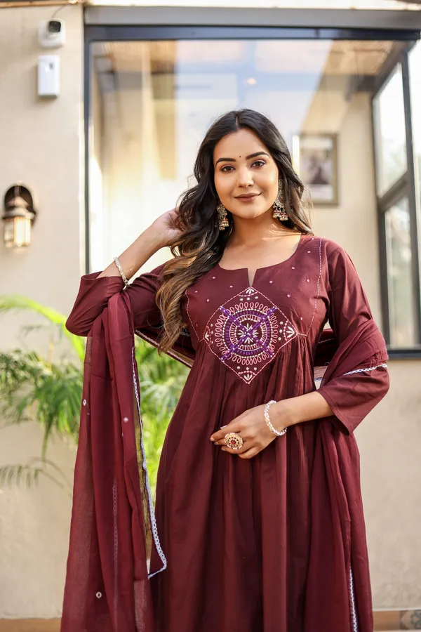 Bainkutpuri_Women's_Pure_Cotton_Handcrafted_Ethnic_Suit_Set_For_Women
