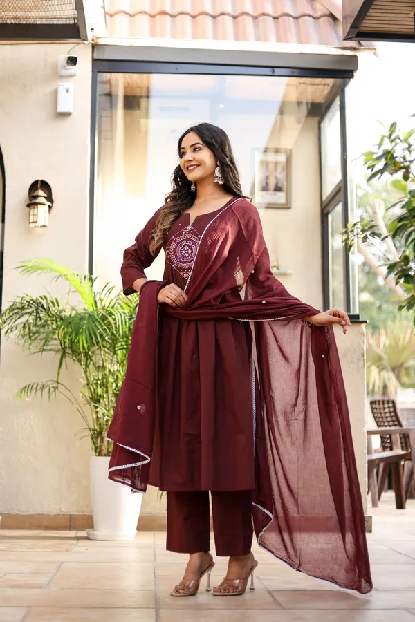 Bainkutpuri_Women's_Pure_Cotton_Handcrafted_Ethnic_Suit_Set_For_Women