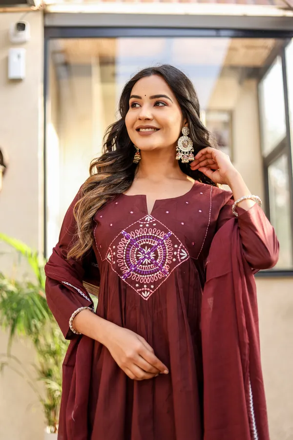 Bainkutpuri_Women's_Pure_Cotton_Handcrafted_Ethnic_Suit_Set_For_Women