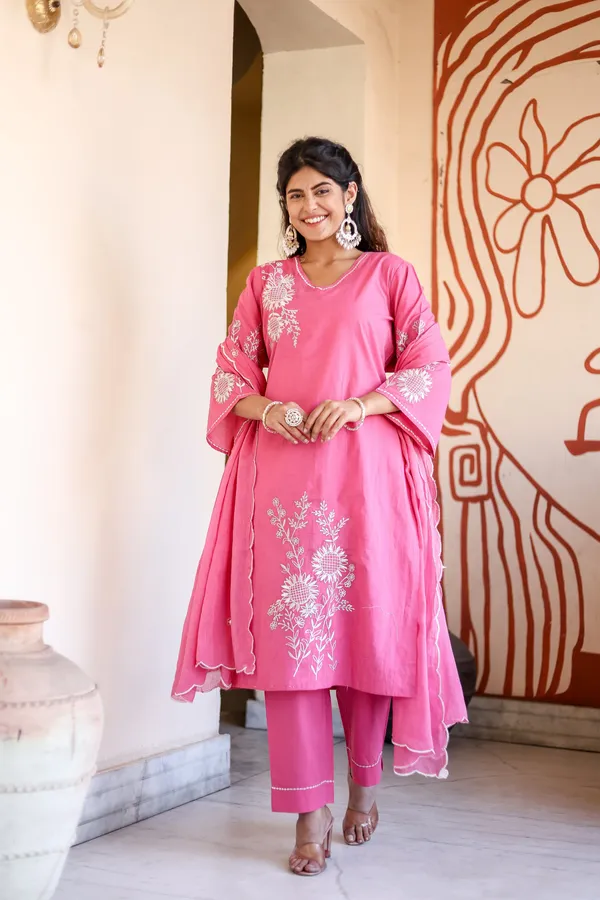 Bainkutpuri_Women_Pink_embroidered_Ethnic_Suit_Set_for_Women