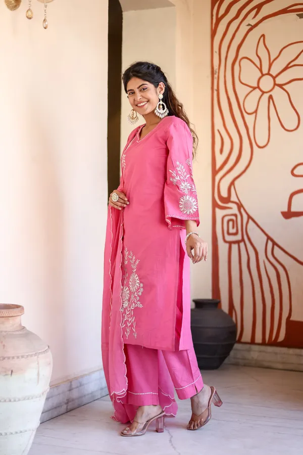 Bainkutpuri_Women_Pink_embroidered_Ethnic_Suit_Set_for_Women