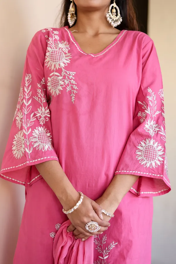 Bainkutpuri_Women_Pink_embroidered_Ethnic_Suit_Set_for_Women
