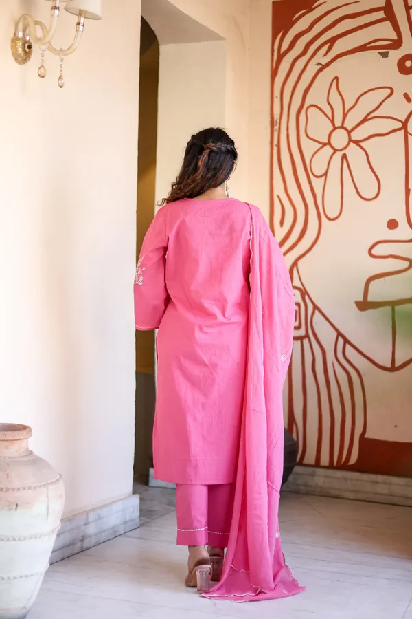 Bainkutpuri_Women_Pink_embroidered_Ethnic_Suit_Set_for_Women