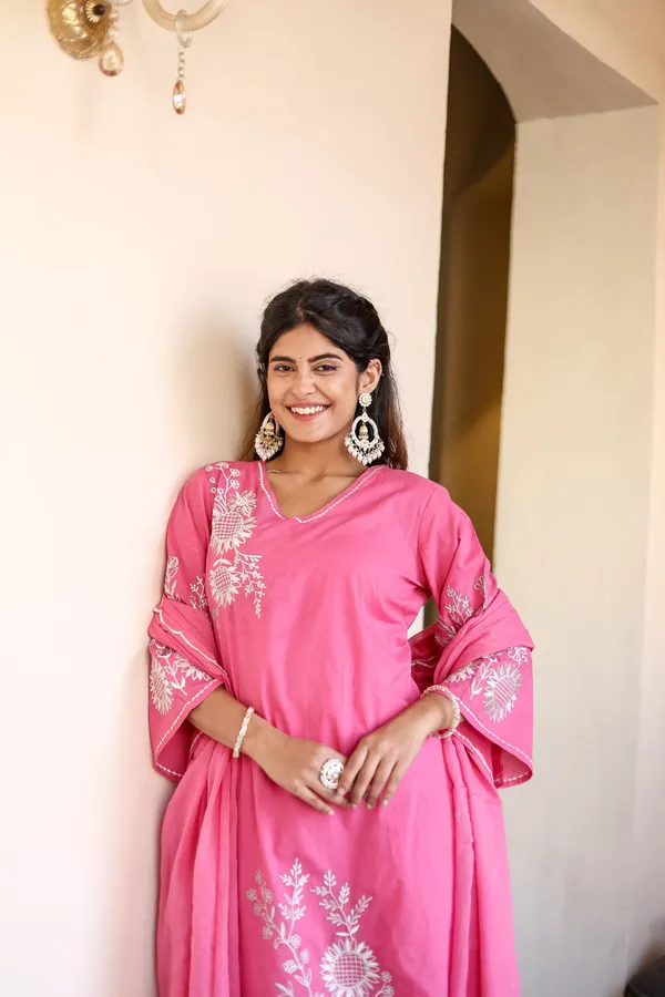 Bainkutpuri_Women_Pink_embroidered_Ethnic_Suit_Set_for_Women
