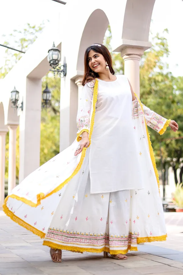 Bainkutpuri_Women_White_embroidered_Designer_Dress_set