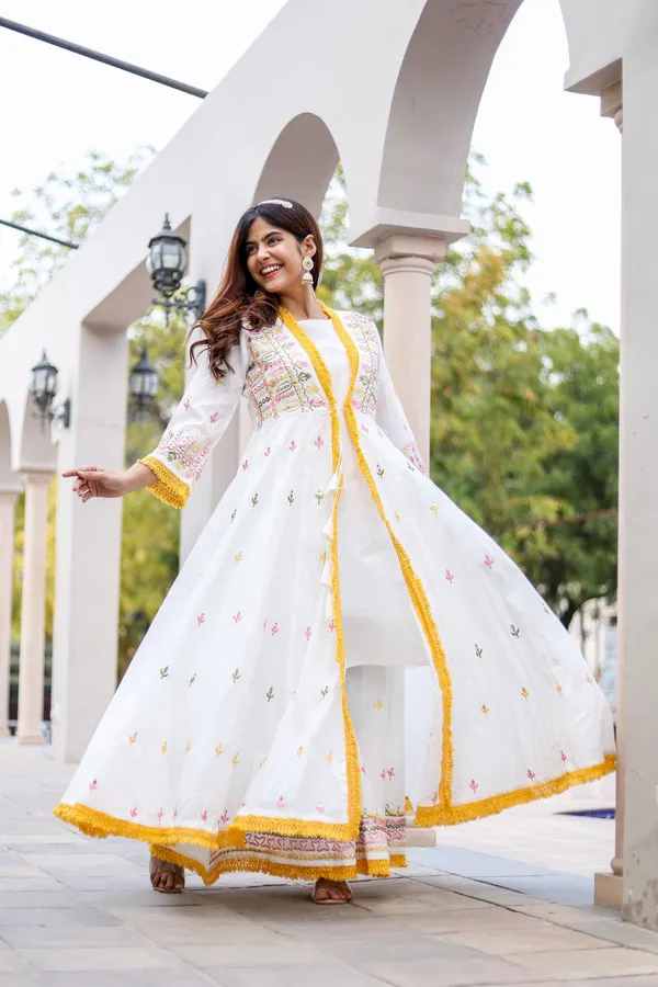 Bainkutpuri_Women_White_embroidered_Designer_Dress_set