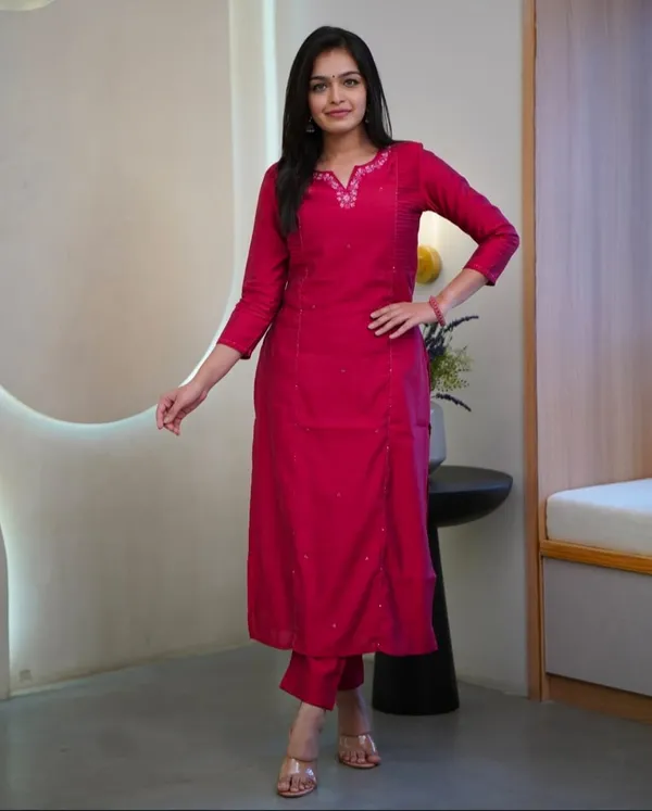 Red_Embroidered_Solid_Kurta_Pant_Set_For_Women