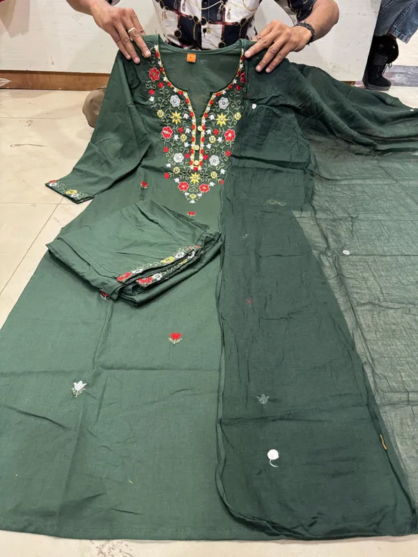 Bottle_Green_Embroidered_Ethnic_Suit_Set_For_Women