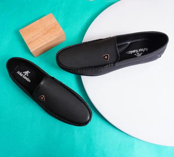 Black_Synthetic_Stylish_Loafers_For_Men