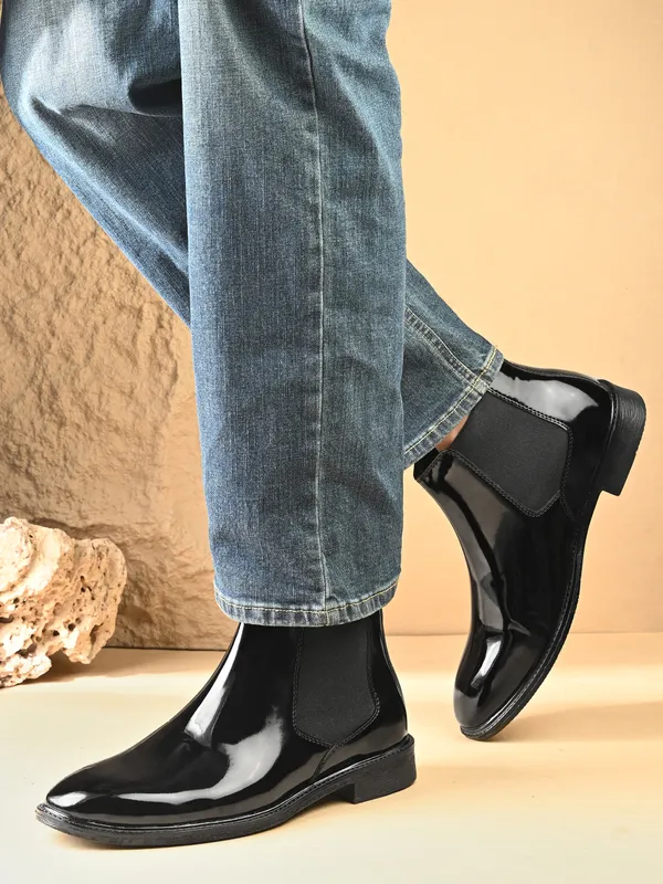 Chelsea_Patent_Black_Dress_shoe_with_premium_design_and_comfort