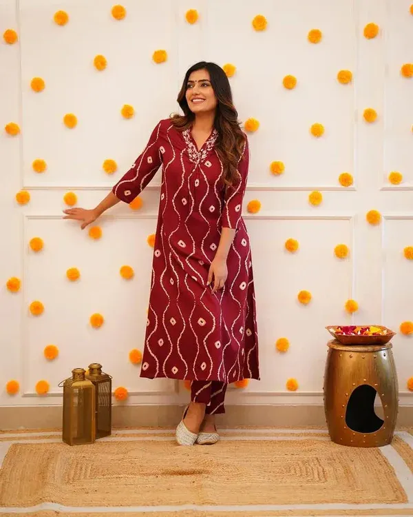 Maroon_Printed_Rayon_Kurti_With_Pant_For_Women