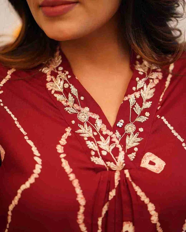 Maroon_Printed_Rayon_Kurti_With_Pant_For_Women