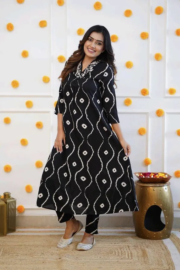 Black_Printed_Rayon_Kurti_With_Pant_For_Women