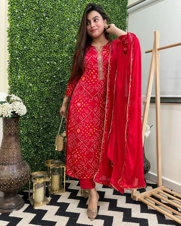 Multicolor_Rayon_Kurti_Pant_With_Dupatta_For_Women