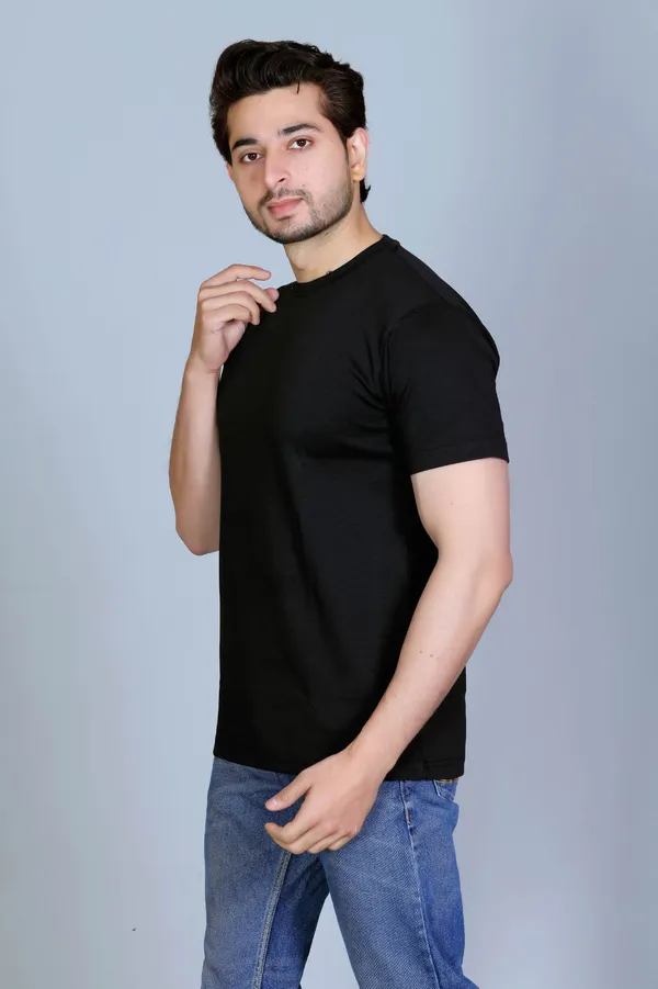 Black_Cotton_Regular_Classic_Fit_Plain_T_Shirt_For_Men