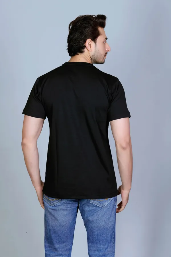 Black_Cotton_Regular_Classic_Fit_Plain_T_Shirt_For_Men
