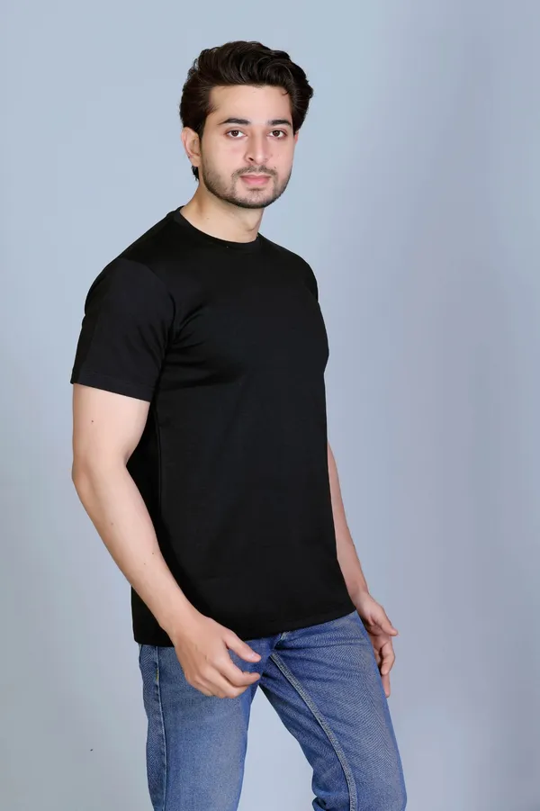 Black_Cotton_Regular_Classic_Fit_Plain_T_Shirt_For_Men