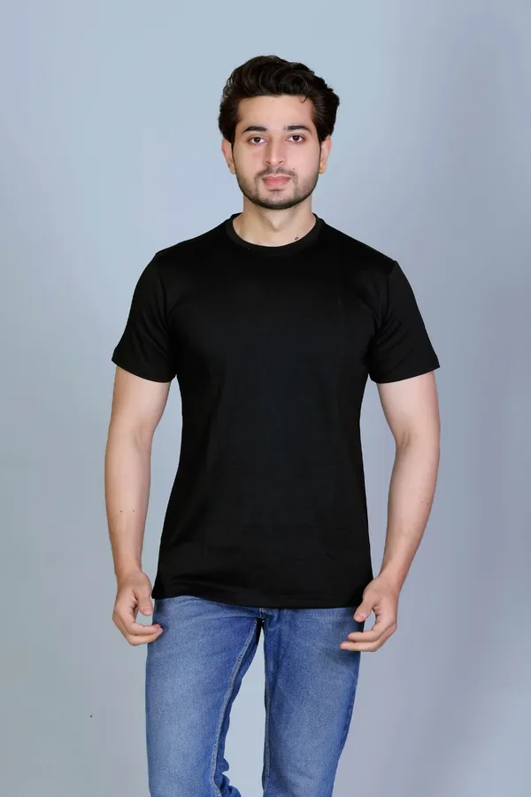 Black_Cotton_Regular_Classic_Fit_Plain_T_Shirt_For_Men
