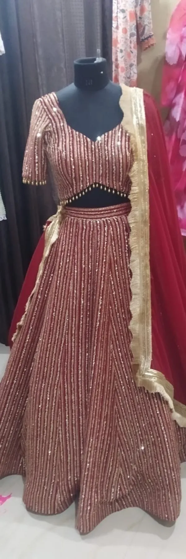 Gold_Silk_Stylish_Beading_Lace_For_Saree,_Suit,_Lehenga,_Blouse,_Art_&_Craft