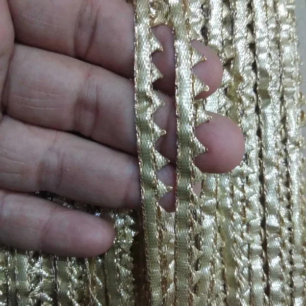 Gold_Nylon_Stylish_Edging_Lace_For_Saree,_Suit,_Lehenga,_Blouse,_Art_&_Craft_(40_Mtr)