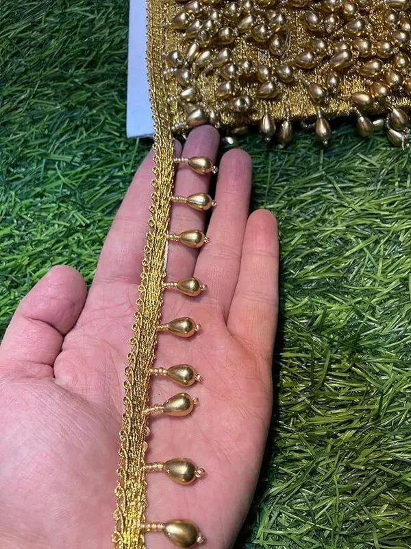 Gold_Silk_Stylish_Edging_Lace_For_Saree,_Suit,_Lehenga,_Blouse,_Art_&_Craft_(5_Mtr)