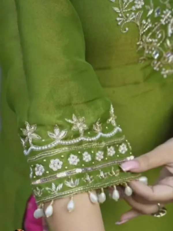 Beige_Silk_Stylish_Beading_Lace_For_Saree,_Suit,_Lehenga,_Blouse,_Art_&_Craft_(4_Mtr)