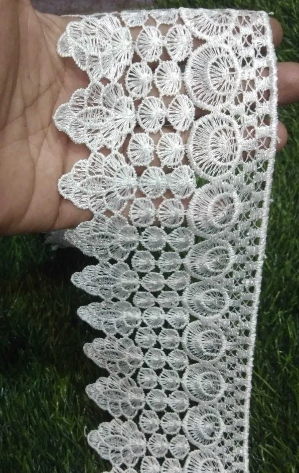 White_Cotton_Stylish_Floral_Lace_For_Saree,_Suit,_Lehenga,_Blouse,_Art_&_Craft_(5_Mtr)