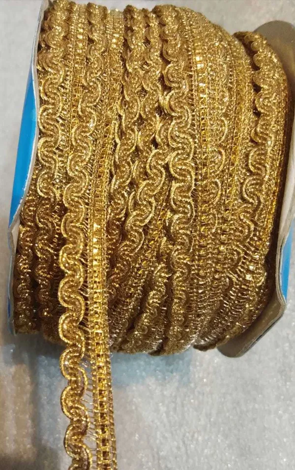Golden_Laces_For_Dresses,_Sarees,_Lehenga,_Bags,_Crafts_Home_D�cor,_Blouse_((18_Mtr))