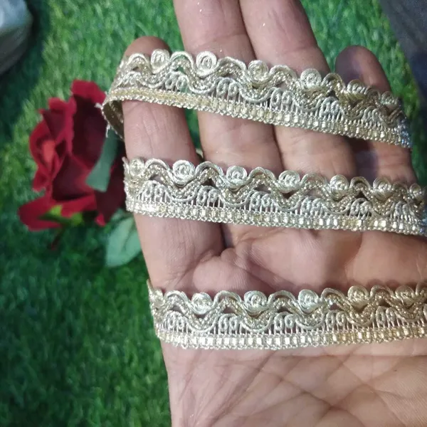 Gold_Silk_Stylish_Beading_Lace_For_Saree,_Suit,_Lehenga,_Blouse,_Art_&_Craft