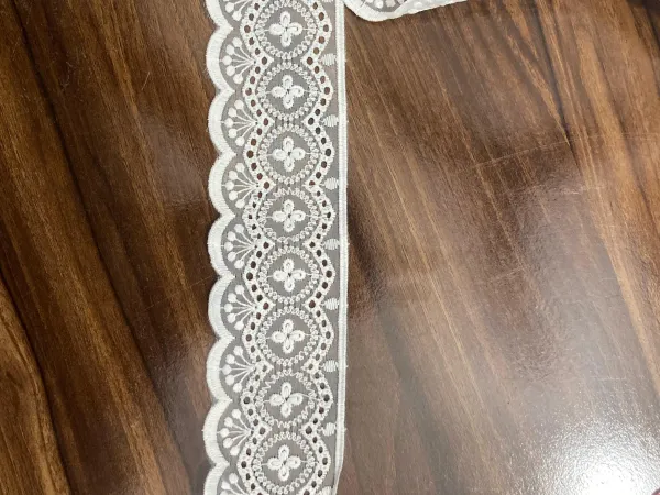 White_Silk_Stylish_Beading_Lace_For_Saree,_Suit,_Lehenga,_Blouse,_Art_&_Craft
