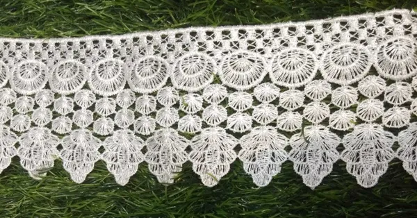 White_Cotton_Stylish_Beading_Lace_For_Saree,_Suit,_Lehenga,_Blouse,_Art_&_Craft_(5_Mtr)