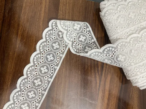 White_Silk_Stylish_Beading_Lace_For_Saree,_Suit,_Lehenga,_Blouse,_Art_&_Craft_(10_Mtr)