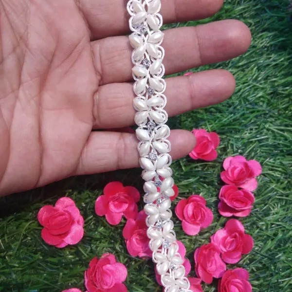 White_Silk_Stylish_Beading_Lace_For_Saree,_Suit,_Lehenga,_Blouse,_Art_&_Craft_(5_Mtr)