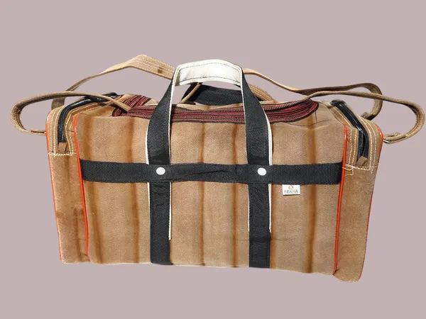 Spanish_Red_Washable_Duffle_Travelling_Luggage_Unique_Polyester_Bag_With_2_Full_Size_Pocket_(_10"X11"_)