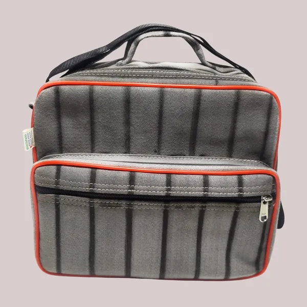 Vulture_Grey_Unisex_Washable_Cross_Body_Messenger_SlingPolyester_Bag_For_Money_Carry_Office_Travel_Shoulder_ToolPolyester_Bag_(_10"X12"_)