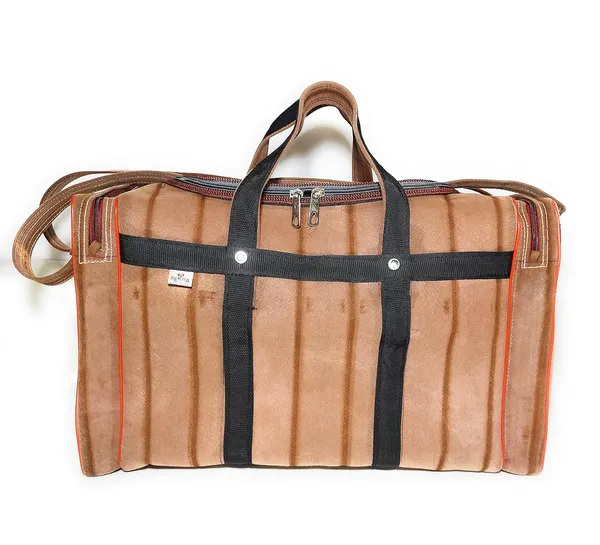 Spanish_Red_Washable_Duffle_TravellingPolyester_Bag_62_Ltr_With_2_Full_Size_Pocket_(_13"14"_)