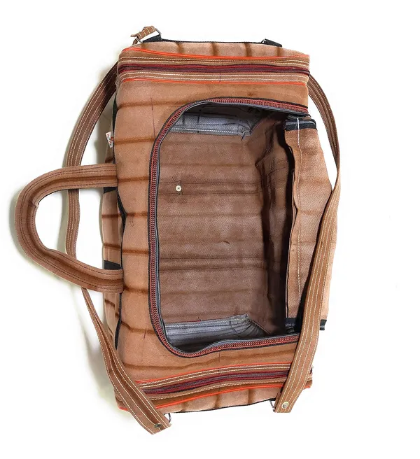 Spanish_Red_Washable_Duffle_TravellingPolyester_Bag_62_Ltr_With_2_Full_Size_Pocket_(_13"14"_)