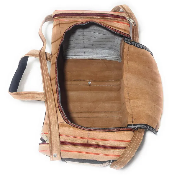 Spanish_Red_Washable_Duffle_TravellingPolyester_Bag_62_Ltr_With_2_Full_Size_Pocket_(_13"14"_)