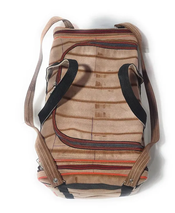 Spanish_Red_Washable_Duffle_TravellingPolyester_Bag_62_Ltr_With_2_Full_Size_Pocket_(_13"14"_)